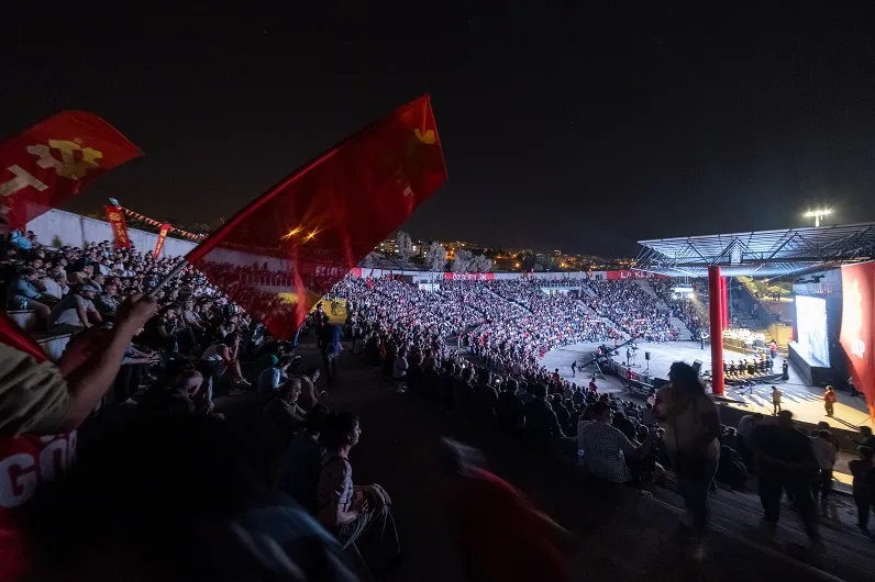 Binler Cumhuriyet için bir araya geldi