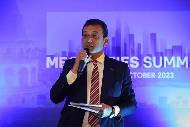 DÜNYANIN MEGA KENTLERİNİN BELEDİYE BAŞKANLARI İSTANBUL’DA BULUŞTU