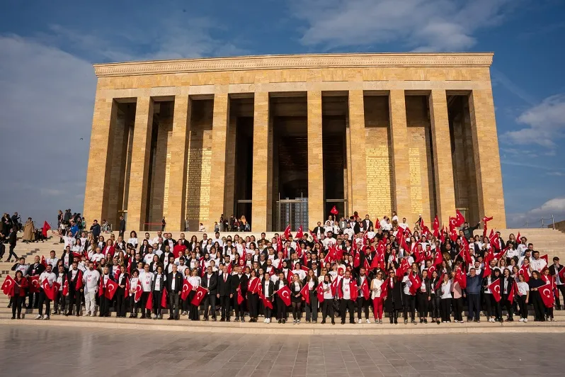 ÇAĞDAŞ GENÇLİK 15. KEZ ANITKABİR’DE BULUŞTU