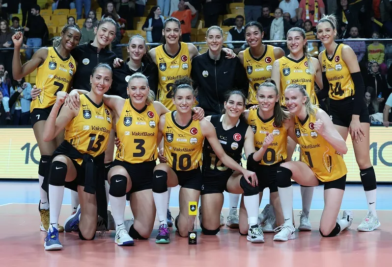 VakıfBank, CEV Şampiyonlar Ligi’nde Pazova’yı 3-1 ile geçti