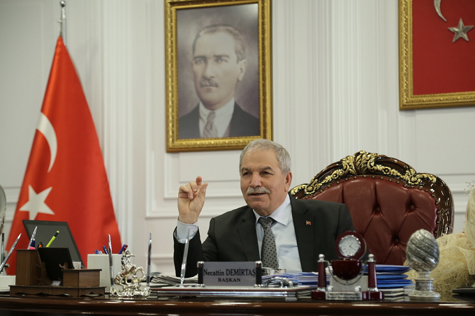 BAŞKAN DEMİRTAŞ SORUNSUZ BİR BAYRAM GEÇİRİLMESİ ADINA KURBAN SATIŞ YERLERİMİZİ HAZIRLIYORUZ