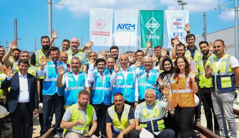 ULAŞTIRMA VE ALTYAPI BAKANI ABDULKADİR URALOĞLU GEBZE OSB-DARICA SAHİL METRO HATTI’NDA İLK RAY KAYNAĞINI YAPTI