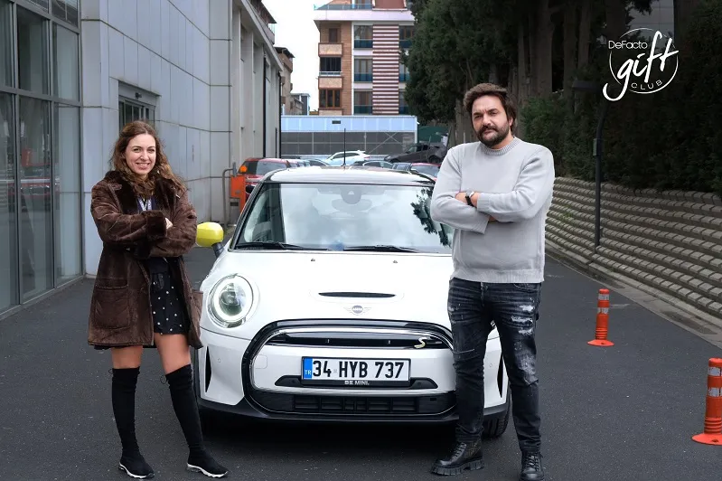 DeFacto kampanyası Mini Cooper kazandırdı