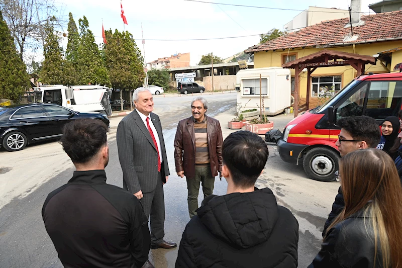 -BAŞKAN BAKKALCIOĞLU ÖĞRENCİLERDEN ÇALIŞMALARI HAKKINDA BİLGİ ALDI