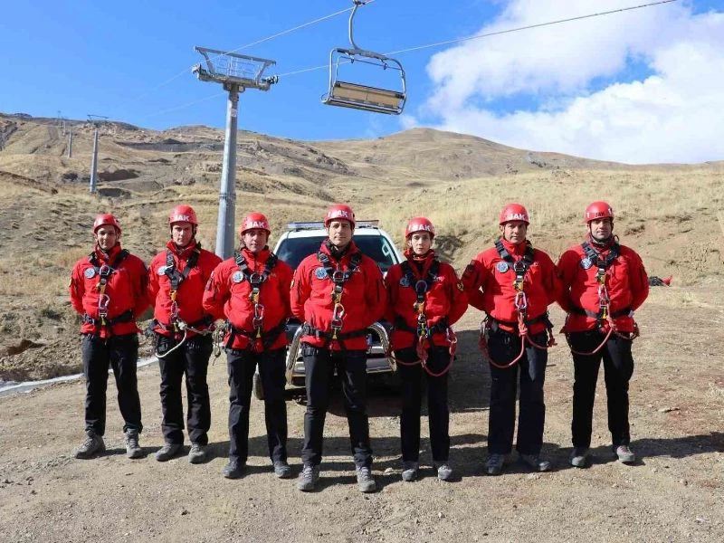 JAK Timinden Nefes Kesen Kurtarma Tatbikatı