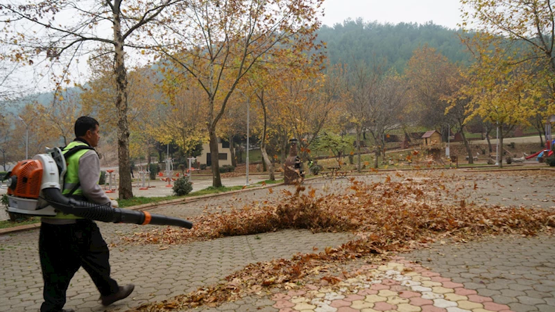 Büyükşehir’den Parklarda Temizlik Seferberliği