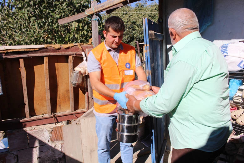 Manavgat Aşevi ihtiyaç sahiplerinin yanında