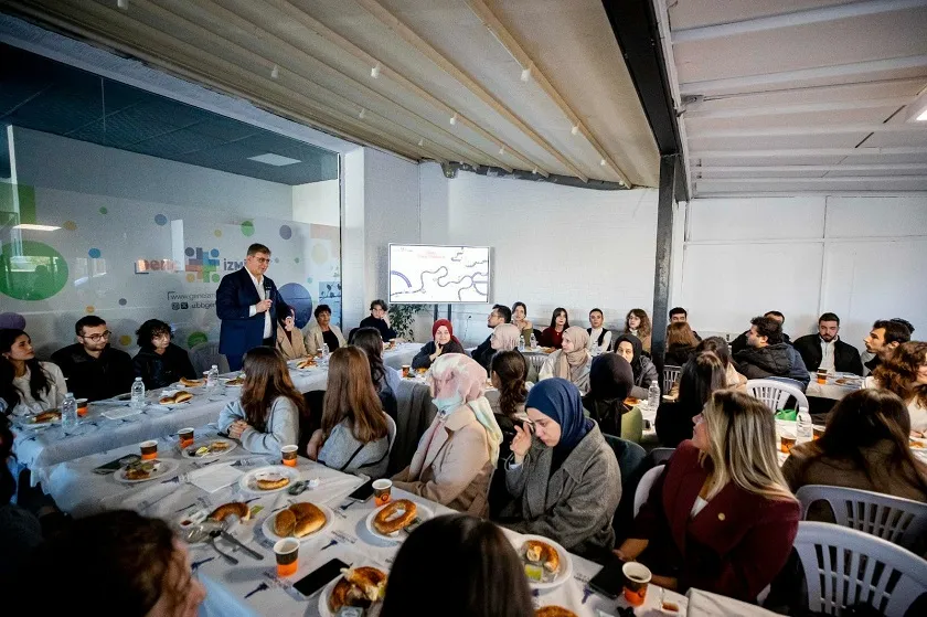 Başkan Tugay: Gençler isterse dünyayı değiştirebilir