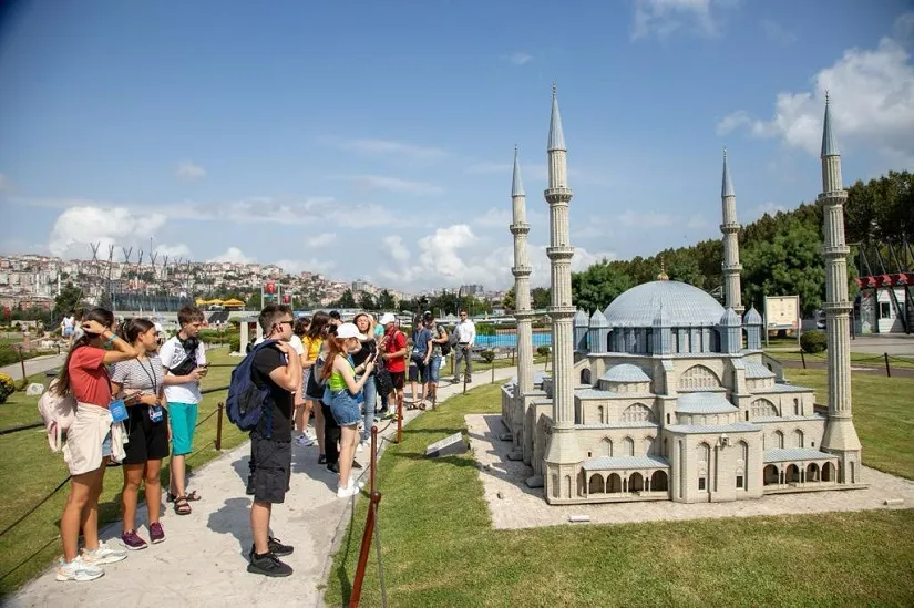 MEDYA SANATI YARIŞMASINA BAŞVURULAR DEVAM EDİYOR!