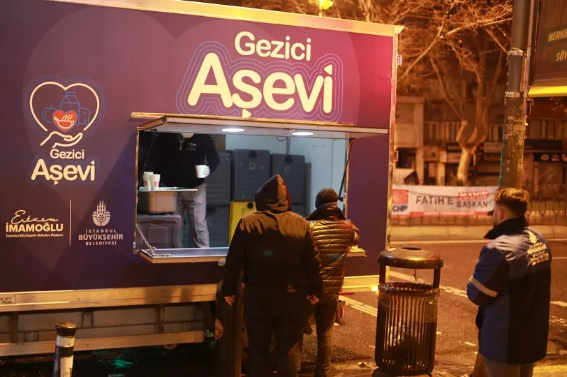 İBB’NİN GEZİCİ AŞEVLERİ HİZMETE GİRDİ ( FOTOĞRAFLI VE GÖRÜNTÜLÜ )