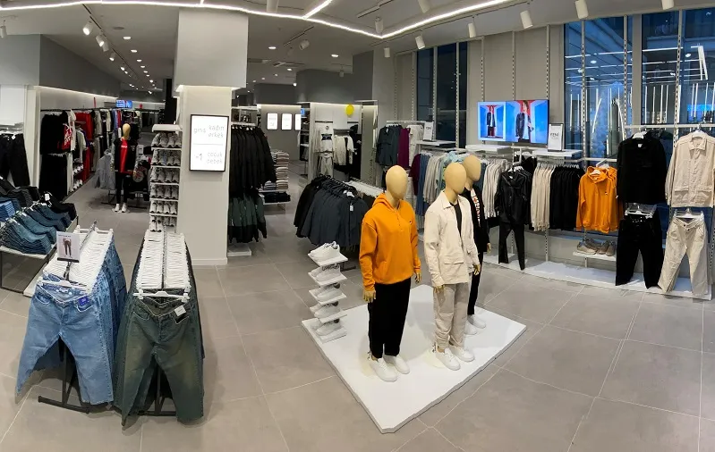 DeFacto yeni mağazasını Piyalepaşa Bulvar AVM’de açtı