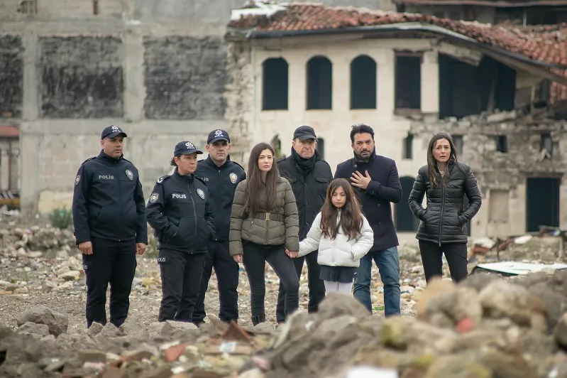 ARKA SOKAKLAR OYUNCULARI DEPREM BÖLGESİNDE 