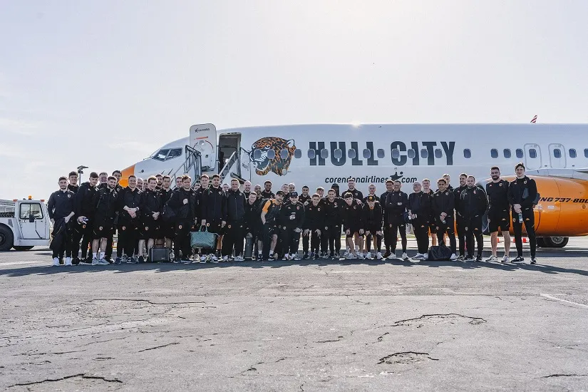 HULL CITY CORENDON UÇAĞIYLA ANTALYA HAVALİMANI’NDA