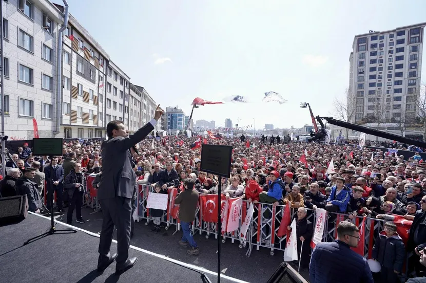 ESENYURT, YAŞAR KEMAL MEYDANI’YLA SOLUKLANACAK