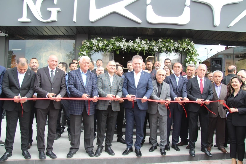 NG KÜTAHYA SERAMİK NG STONE MARKASININ DA YER ALDIĞI KONYA SHOWROOM’U AÇILDI