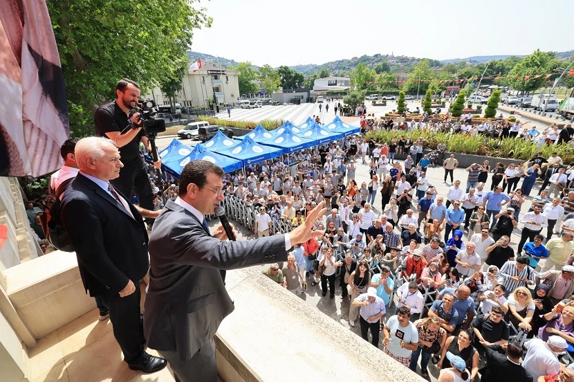 BEYKOZ BELEDİYE BAŞKANI KÖSELER’İ TEBRİK ETTİ TEBRİK ZİYARETİ MİNİ HALK BULUŞMASINA DÖNÜŞTÜ