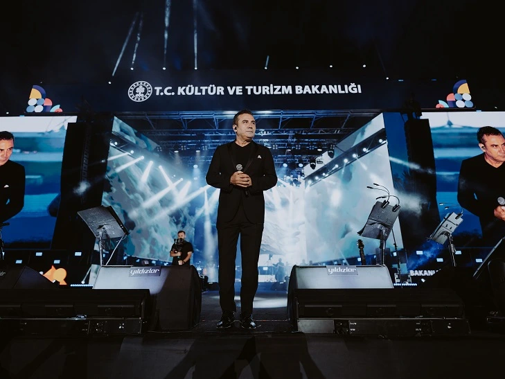 SAMSUN KÜLTÜR YOLU FESTİVALİ’NDEN FERHAT GÖÇER GEÇTİ