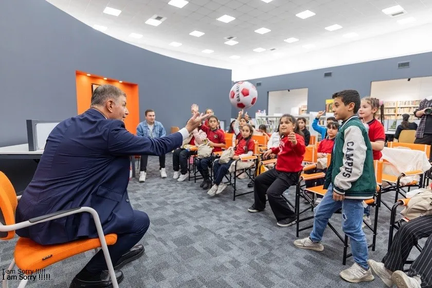Başkan Tugay okudu, Kadifekaleli çocuklar dinledi