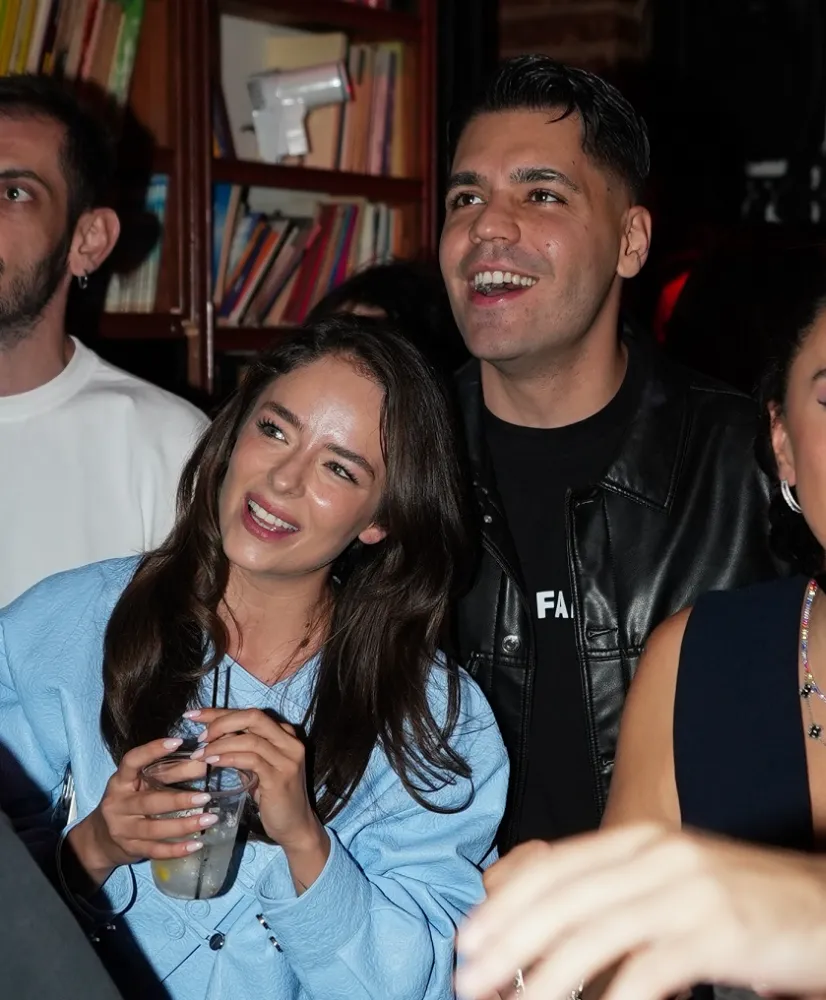 Emir Can İğrek’in Yeni Teklisi “Balkon” Yayında!