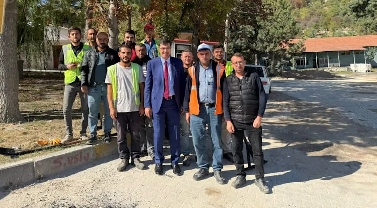KÜTAHYA BELEDİYEMİZDEN GÖKÇİMEN PARKI ÇEVRESİNDE ASFALT MESAİSİ