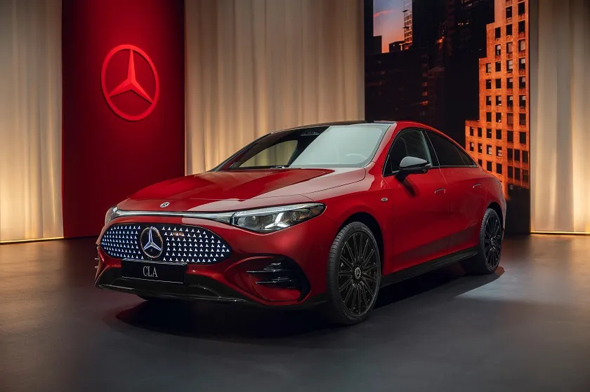 Mercedes-Benz, tamamen Yeni CLA’yı büyüleyici bir geceyle tanıttı