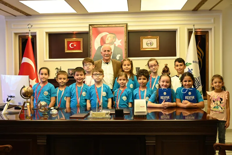 Bozüyük Satranç Takımı Başarısını Başkan Vekiline Anlattı