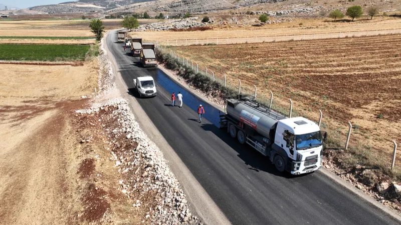 Büyükşehir, Pazarcık Kırsalında Ulaşım Standartlarını İyileştiriyor
