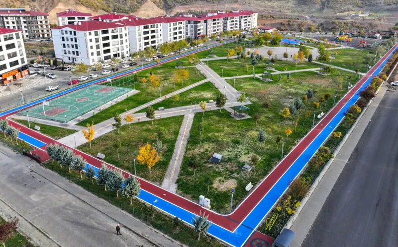 Bingöl Kentpark Yenilenen Yüzüyle Hizmete Açıldı