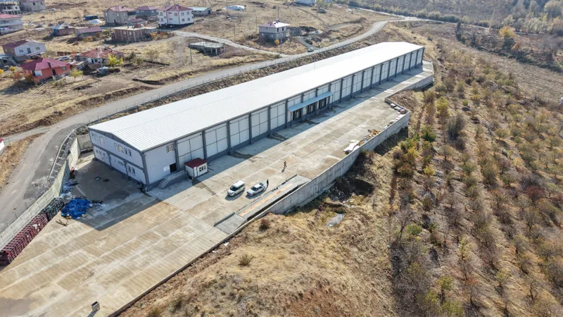 Göksun Soğuk Hava Deposu Yenilenerek Üreticilerin Hizmetine Hazırlanıyor