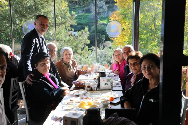 Yunusemre Belediye Başkanı Balaban, Öğretmenler Günü