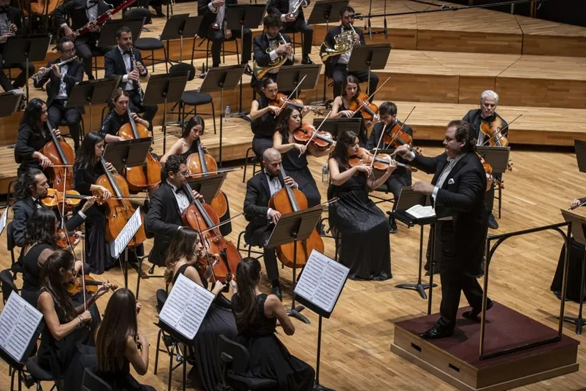 İzmir’de unutulmayacak bir klasik müzik gecesi
