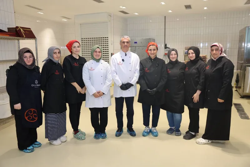 Yomra Belediye Başkanı Mustafa Bıyık, Fındık Ocağı Üretim Tesisini Ziyaret Etti