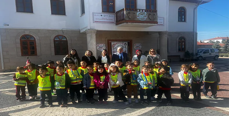 Şuhut Belediye Başkanı Özaşkın, Anaokulu Öğrencilerini Keşkek Evi