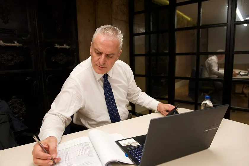 TÜRSAB’TA EŞİTSİZLİK TARTIŞMASI: M. NEZİH HACIALIOĞLU, DUYURUYU ELEŞTİRDİ