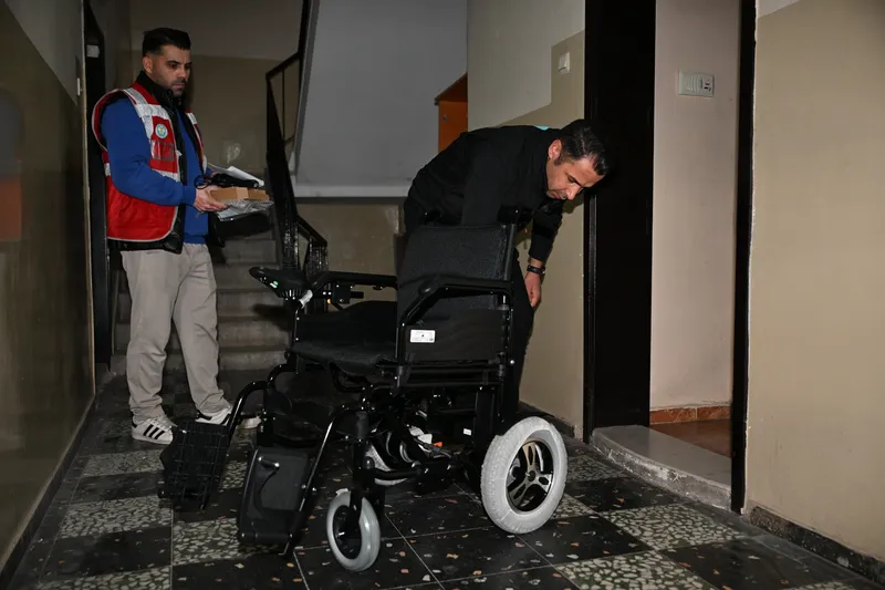 Manisa Büyükşehir Belediyesi, Engelli Vatandaşlara Medikal Malzeme Desteği Sağlıyor