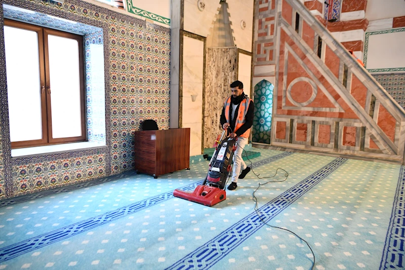 Mamak Belediyesi Kandil ve Hızır Orucu İçin Cami ve Cemevlerinde Temizlik Yaptı