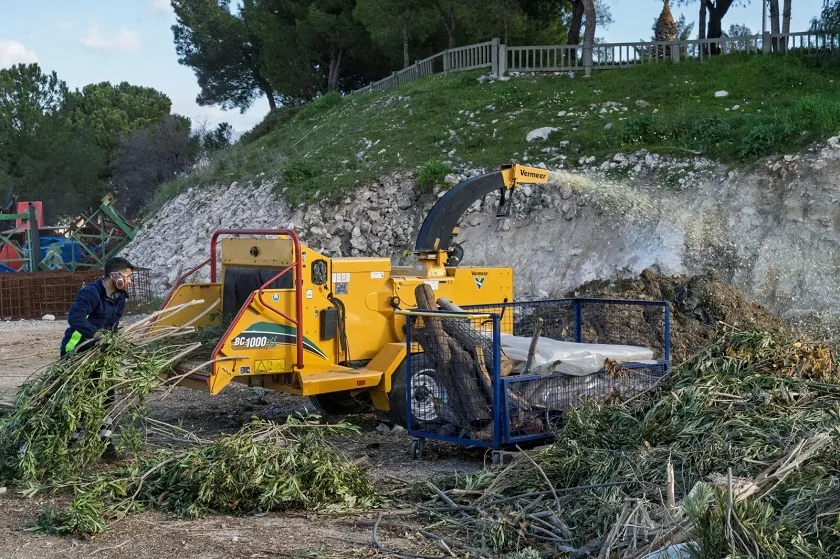 Başkan Tugay’ın sözünü verdiği Biyokömür Tesisi üretime başladı