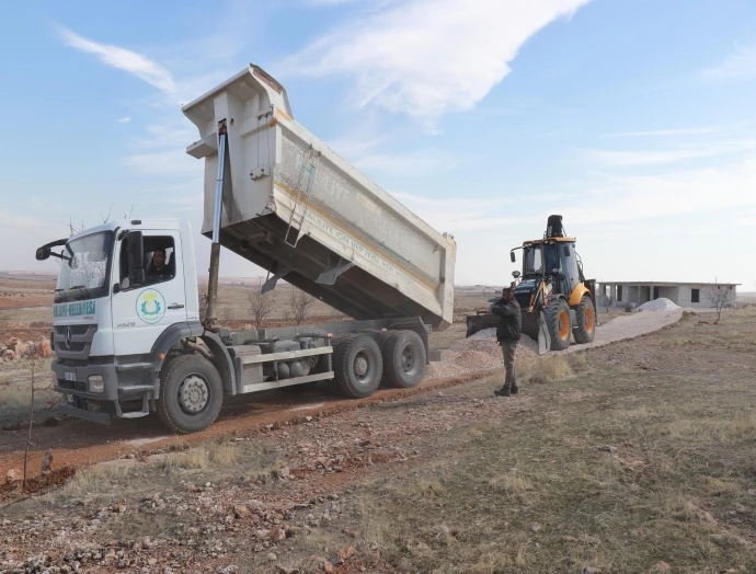 ASLANLI KIRSAL MAHALLESİNDE YOLLAR ARTIK DAHA KONFORLU