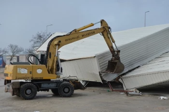 Tarım Arazisi Üzerindeki Kaçak Depo Yıkıldı