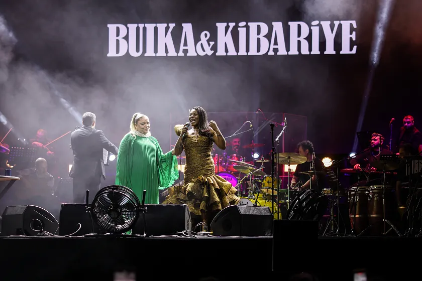 BUIKA & KİBARİYE’NİN İLK KONSERİNDE SEYİRCİ REKORU