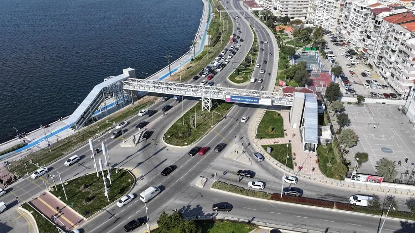 Karataş’ta yaya ve araç trafiği artık daha güvenli ve daha konforlu