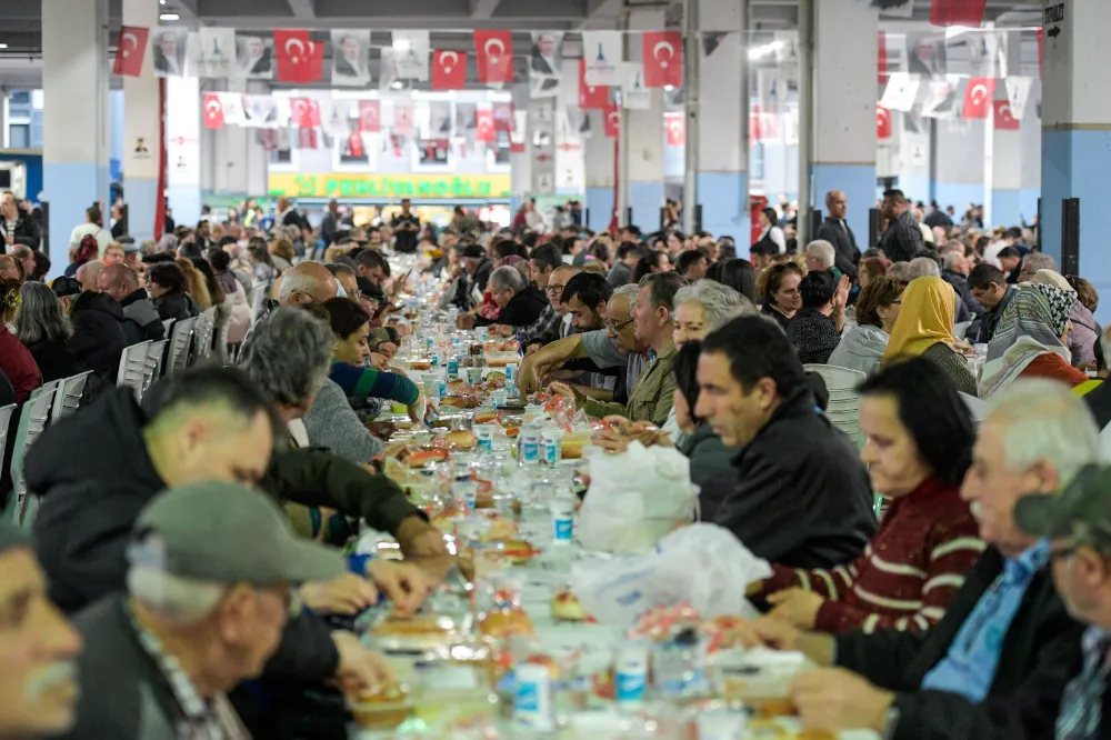 Büyükşehir’in ramazan bereketi Buca’da