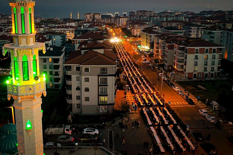 Atatürk ve Yavuz Mahallelerinde Binlerce Kişi Halk Sofralarında Buluştu