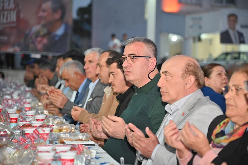 Selendi’de Ramazan’ın bereketi Büyükşehir’in iftar sofrasında paylaşıldı