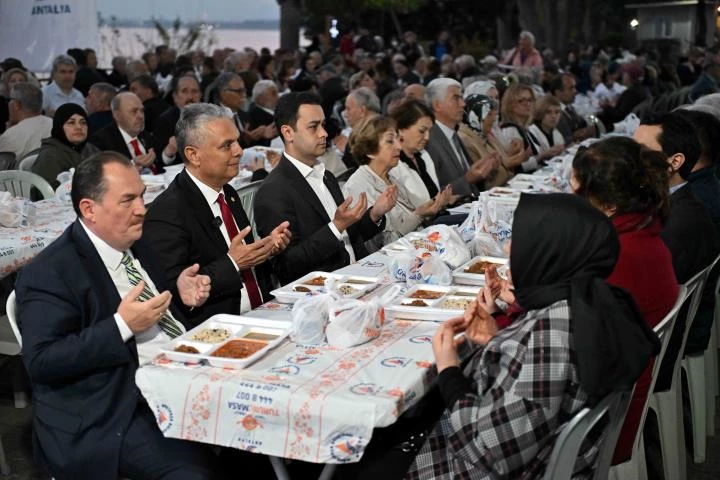 Başkan Uysal, ‘Tarih bilmeden gelecek kurulmaz’