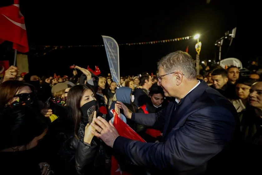 “Bugün meydanda olmayan herkesi yarın buraya çağırıyorum”