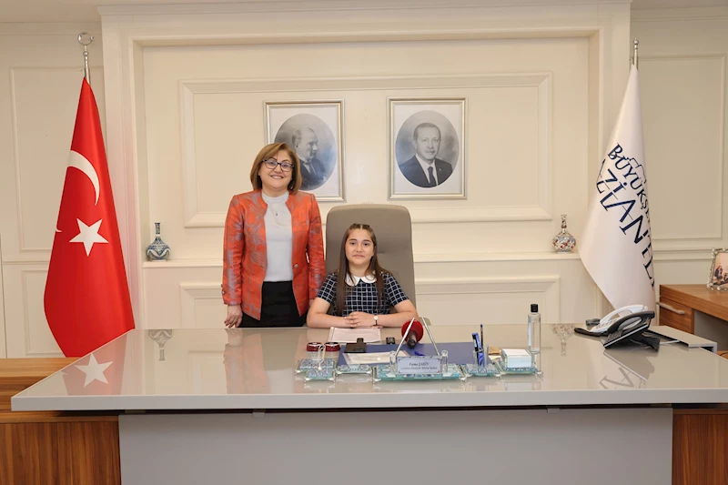 BAŞKAN ŞAHİN MAKAMINI MİNİK AZRA’YA DEVRETTİ