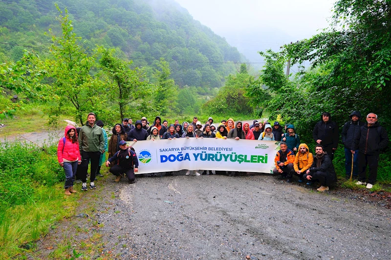 Hafif yağmur eşliğinde cennet tabiatı keşfettiler: Zorlu Doğançay parkuru