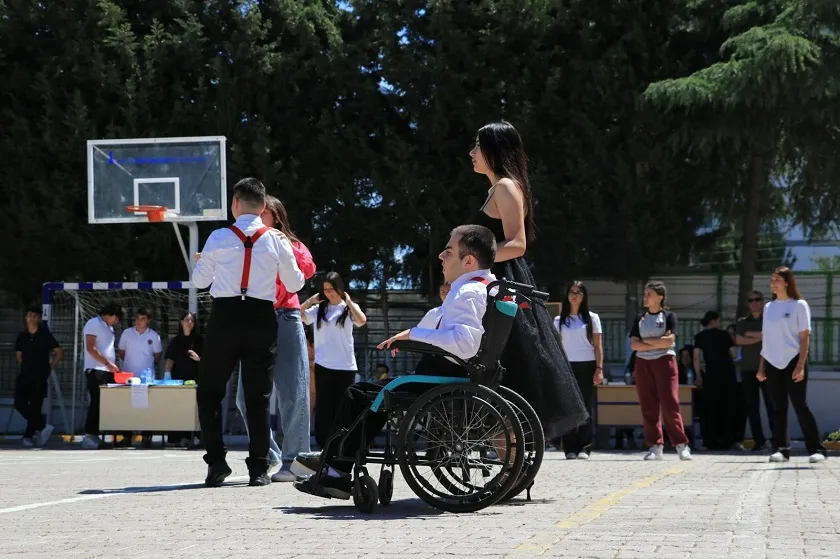 Öğrenciler istedi Büyükşehir ekipleri yaptı