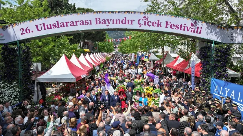 Uluslararası Bayındır Çiçek Festivali coşkuyla başladı